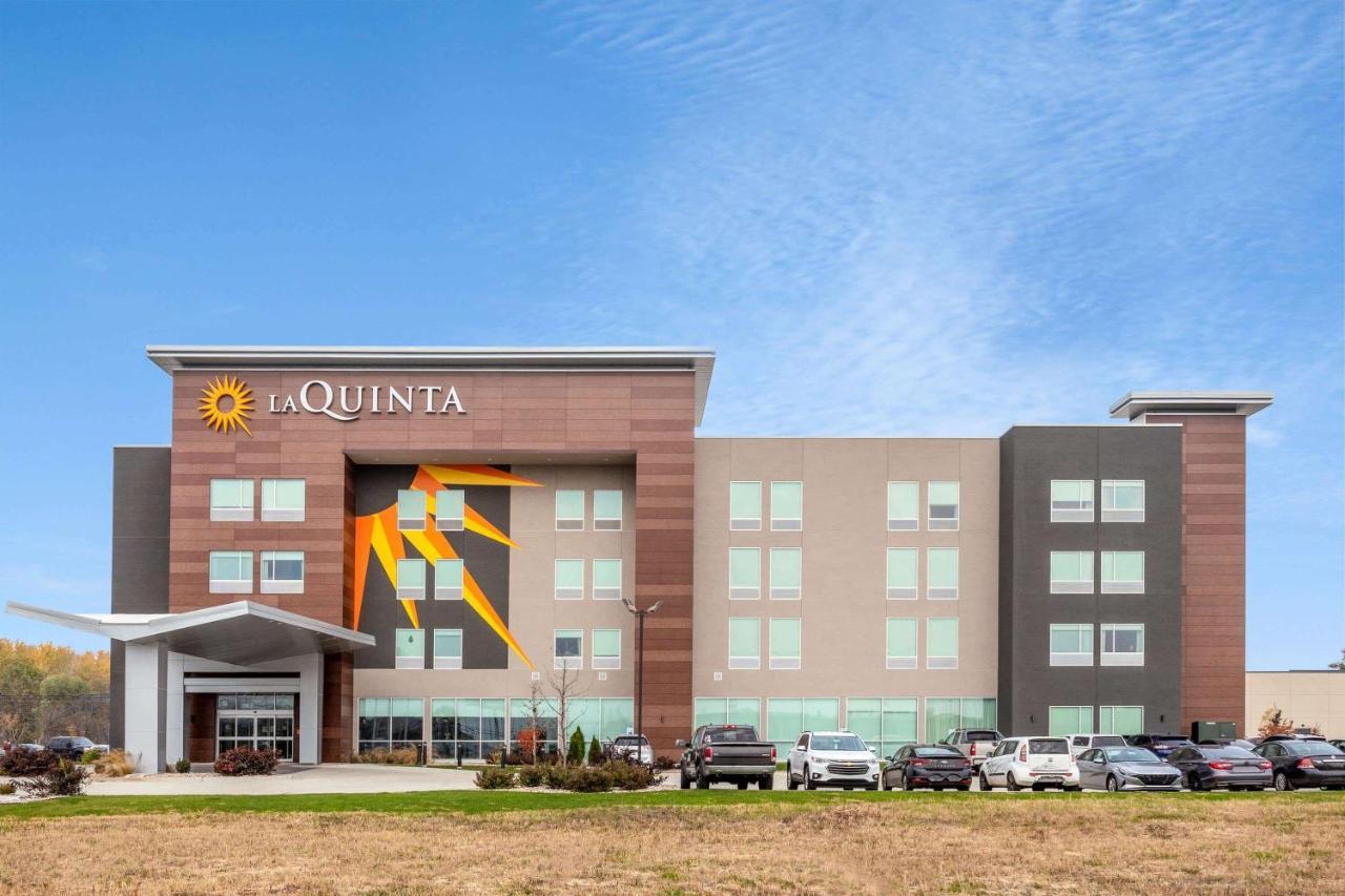 La Quinta Inn & Suites By Wyndham Shorewood Dış mekan fotoğraf